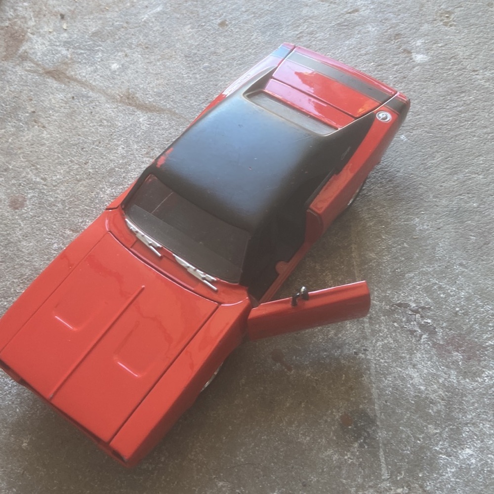 Red metal car - Picture 2 of 2